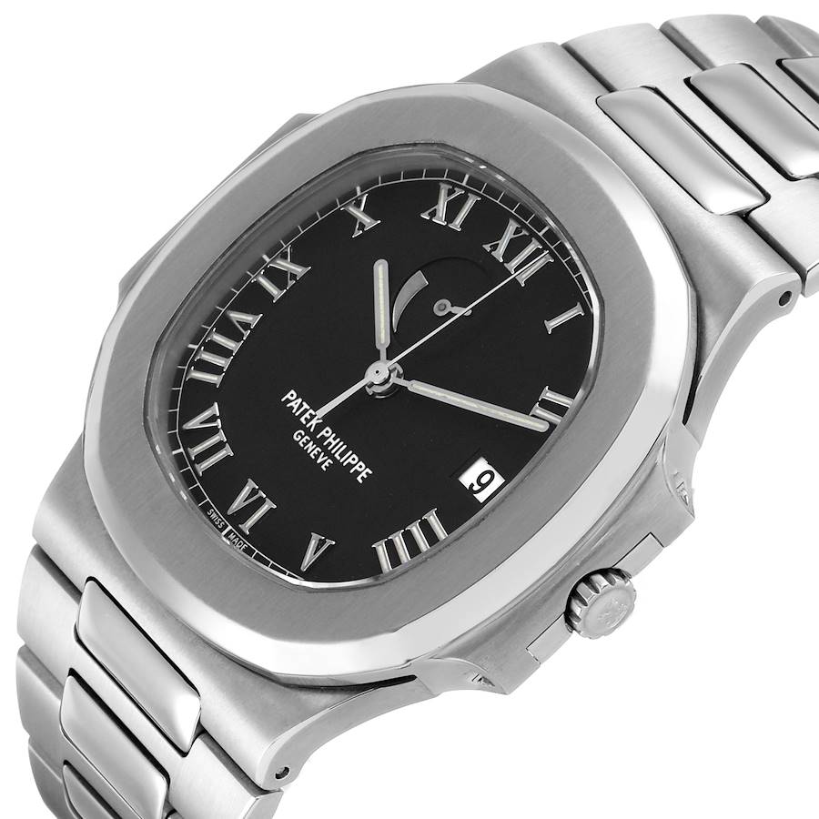 Case and bracelet view of the same standard-dial specimen. · Photo: Sotheby’s · © Sotheby’s, used with permission · Source: https://www.sothebys.com/en/buy/_patek-philippe-nautilus-reference-3710-4947